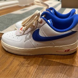 Women’s worn once Nike force sneakers